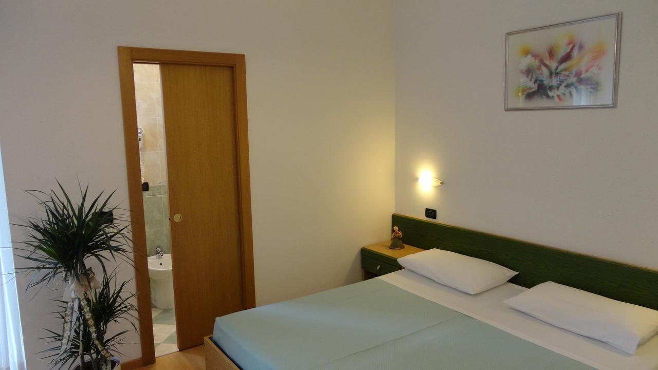 Hotel Levico レーヴィコ・テルメ エクステリア 写真